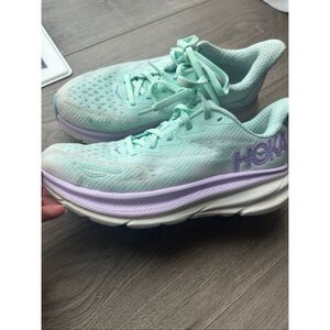 HOKA Clifton 9 Athletic Shoes Womens Size US 6.5  Ocean Lilac